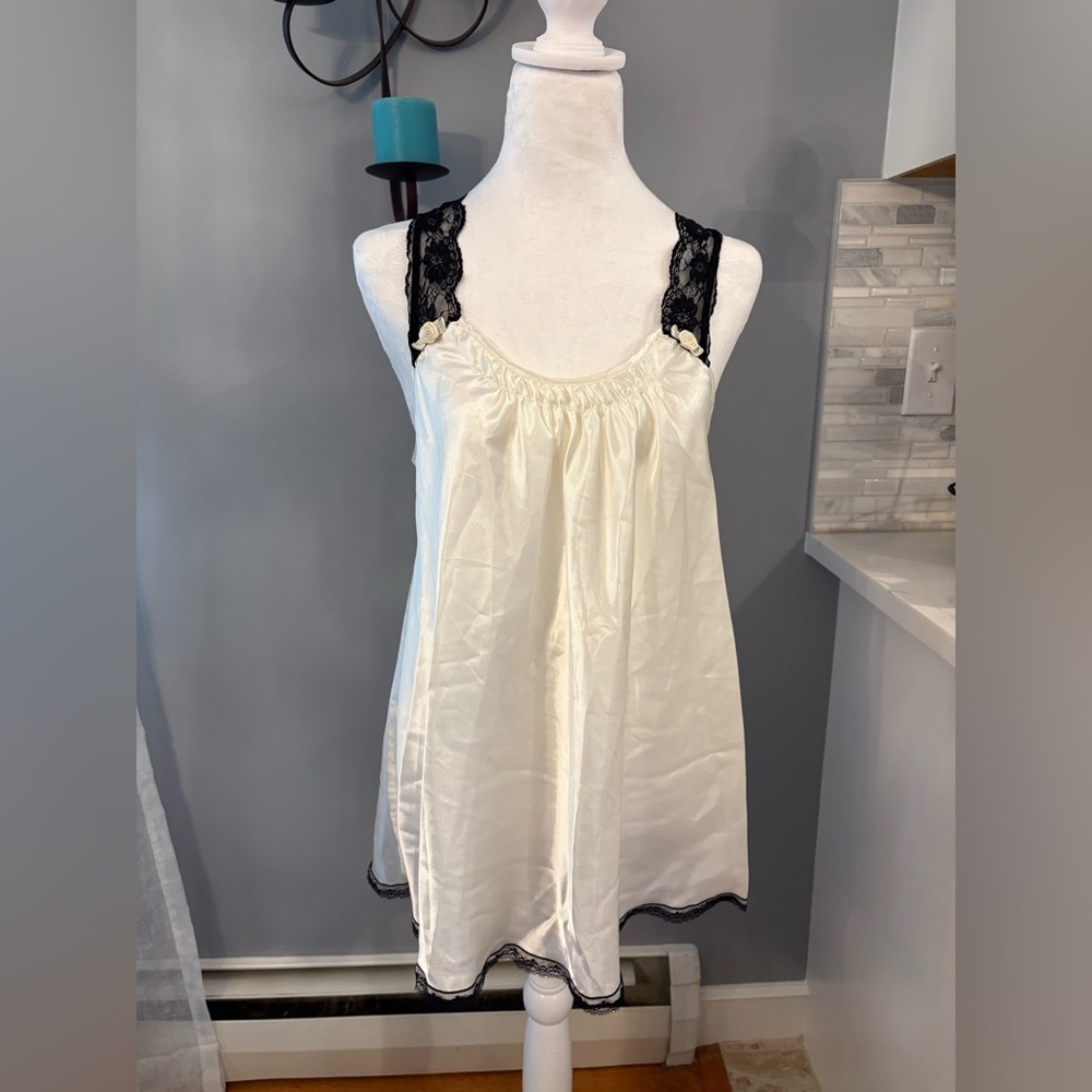 🎾Silky & Lace Baby Doll